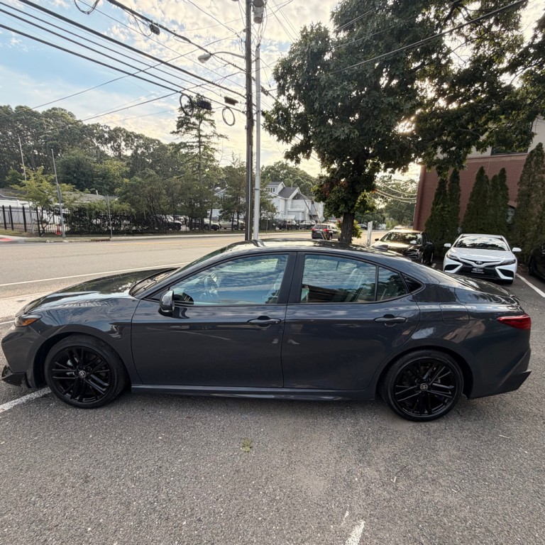 2025 Toyota Camry Image 2