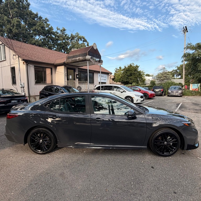 2025 Toyota Camry Image 6