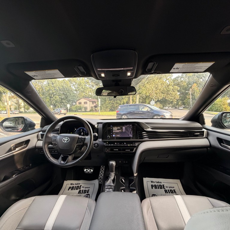 2025 Toyota Camry Image 14