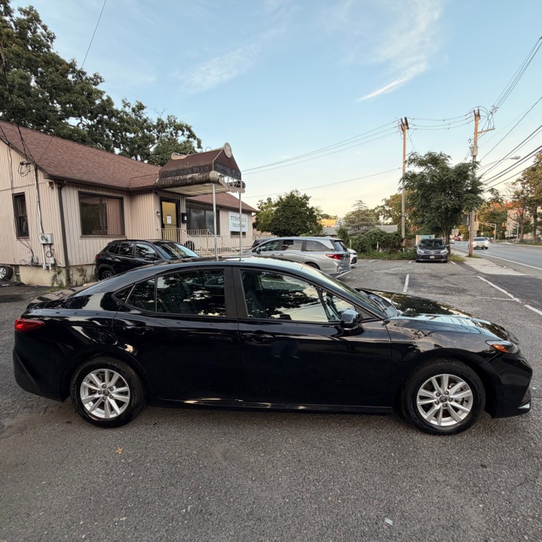 2025 Toyota Camry Image 6