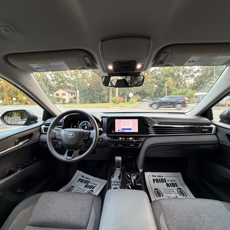 2025 Toyota Camry Image 14