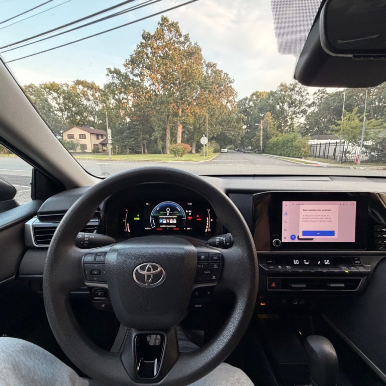 2025 Toyota Camry Image 19