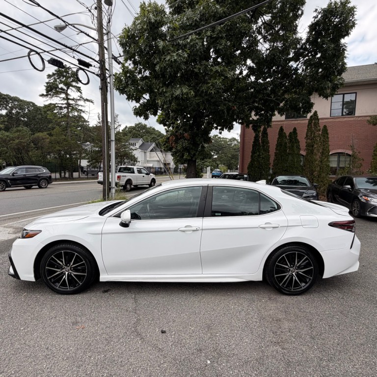 2024 Toyota Camry Image 2