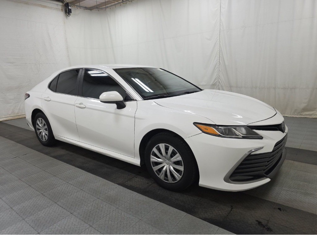 2023 Toyota Camry Image 1
