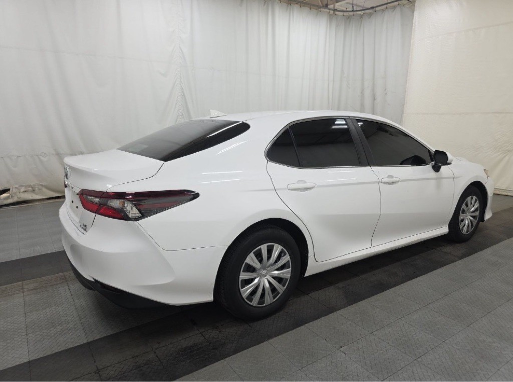 2023 Toyota Camry Image 2