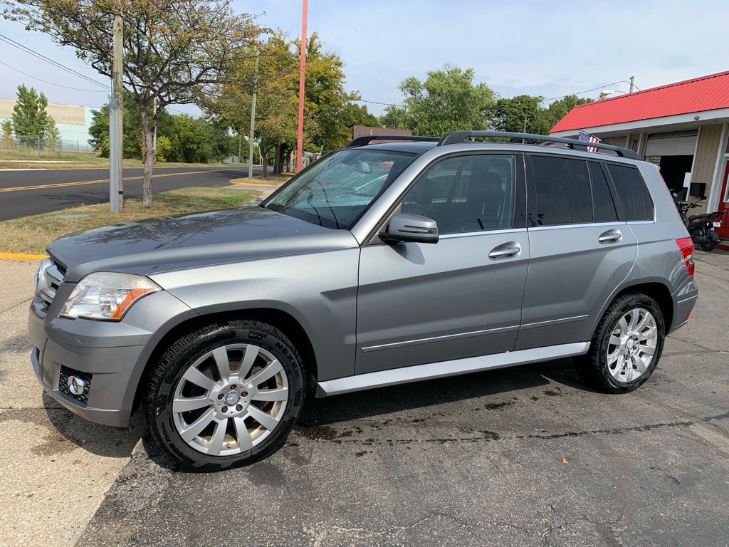 2010 Mercedes-Benz GLK-Class Image 2