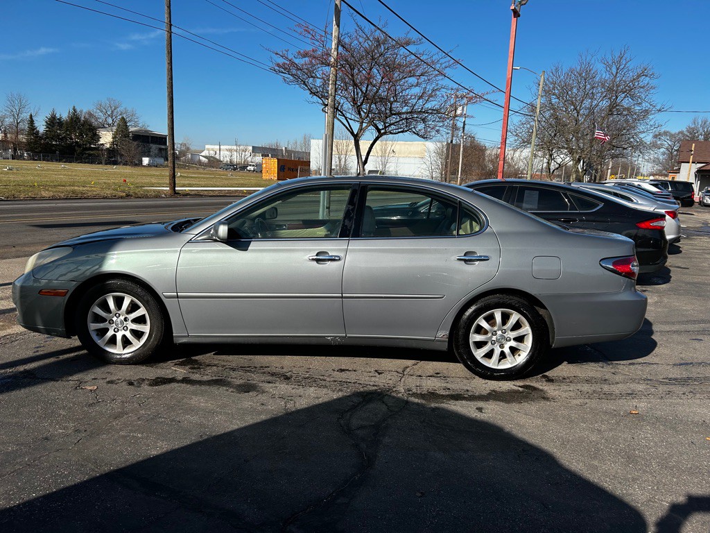 2004 Lexus ES Image 3