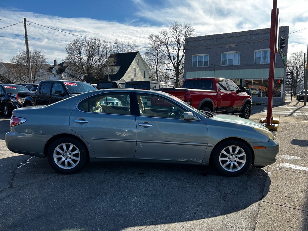 2004 Lexus ES Image 7