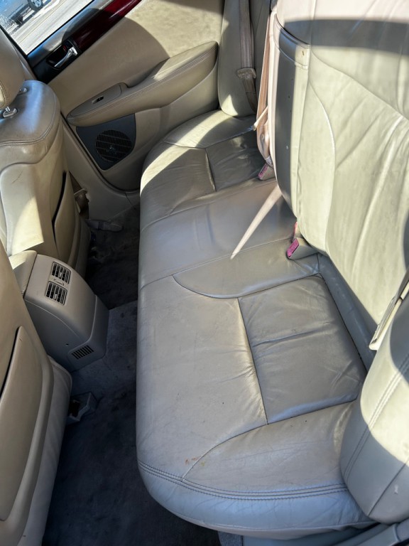 2004 Lexus ES Image 11