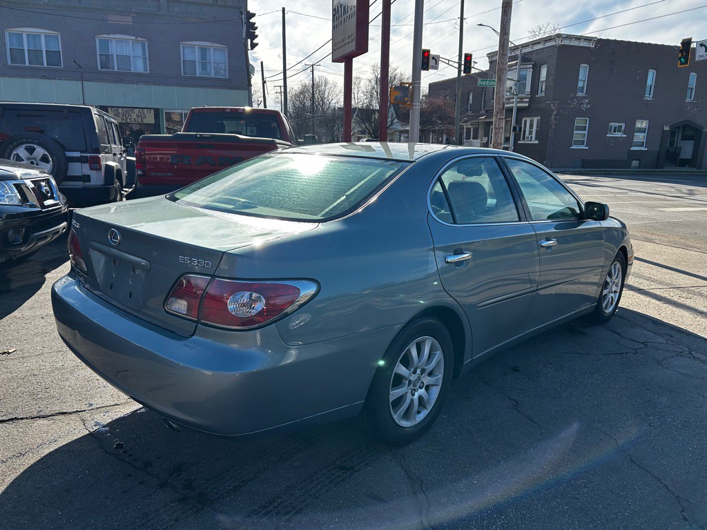 2004 Lexus ES Image 19