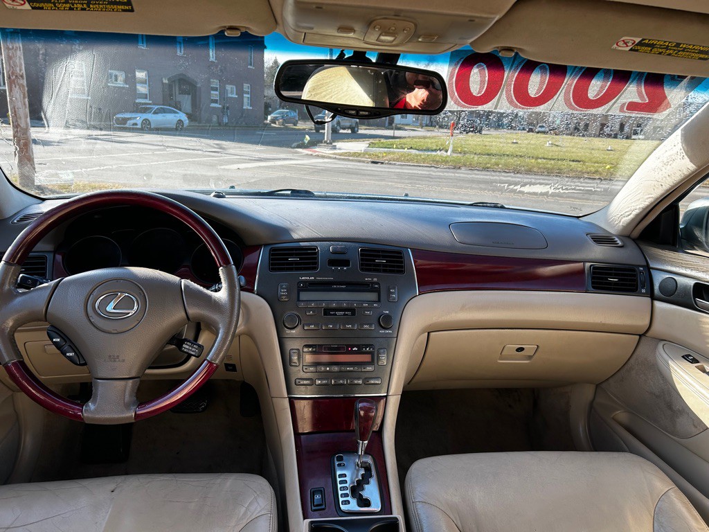 2004 Lexus ES Image 26