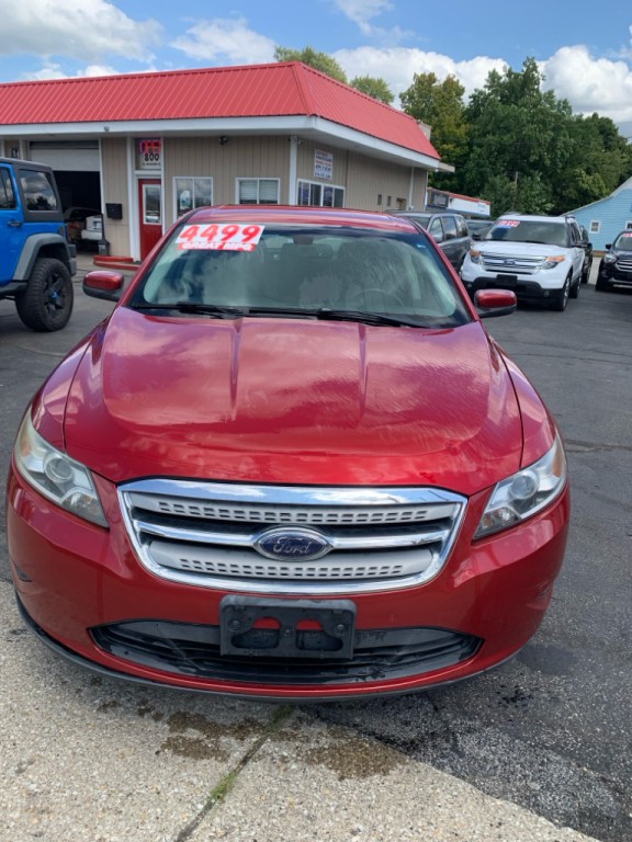 2010 Ford Taurus Image 2