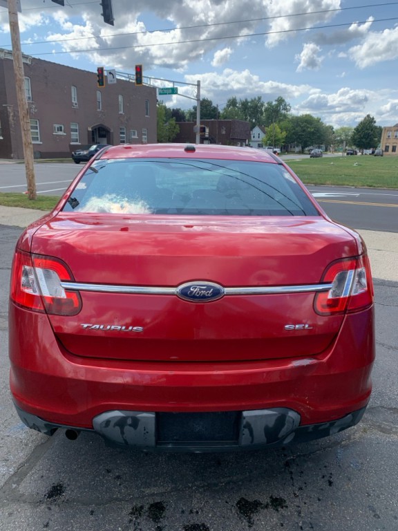 2010 Ford Taurus Image 5