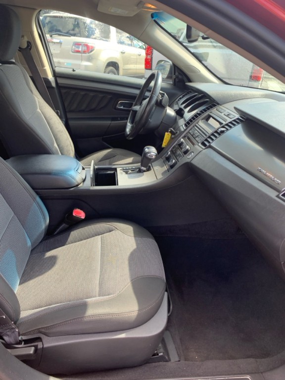 2010 Ford Taurus Image 9