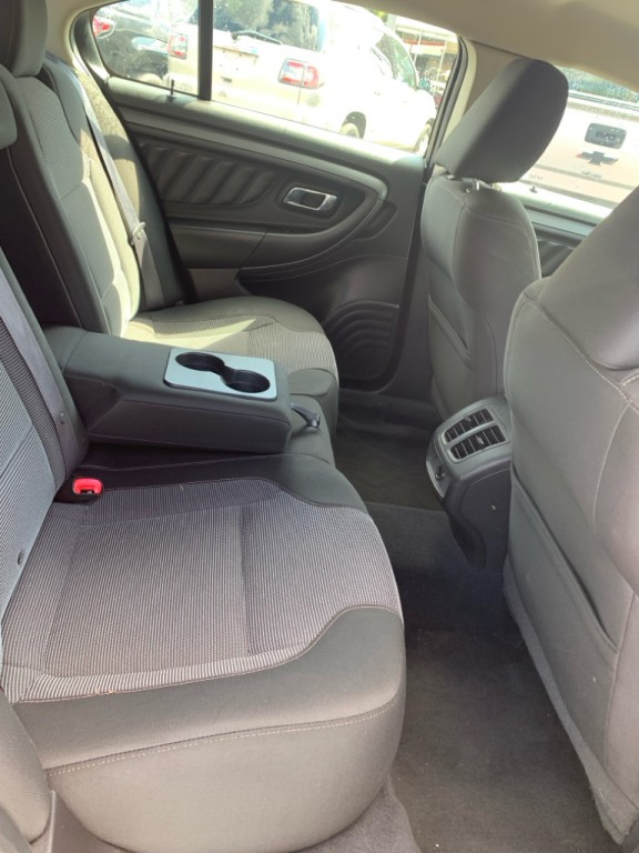 2010 Ford Taurus Image 10