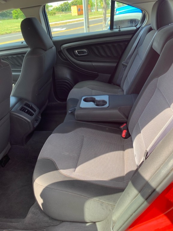 2010 Ford Taurus Image 11