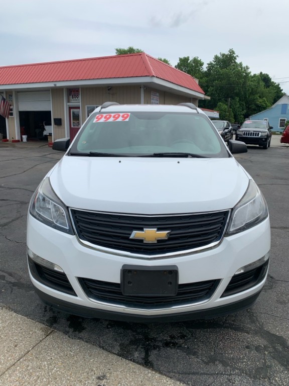 2017 Chevrolet Traverse Image 2