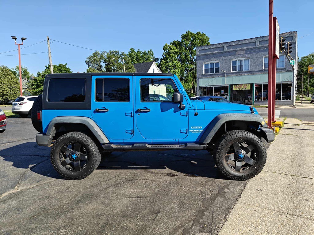 2011 Jeep Wrangler Unlimited Image 8
