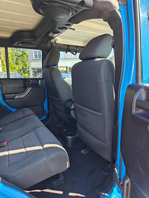2011 Jeep Wrangler Unlimited Image 12