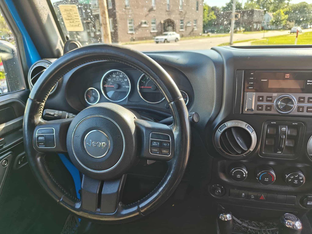 2011 Jeep Wrangler Unlimited Image 15