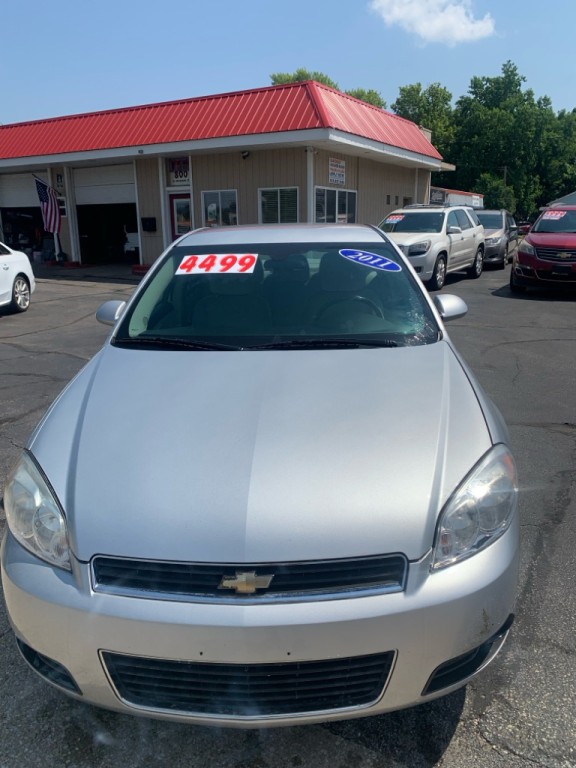 2011 Chevrolet Impala Image 2