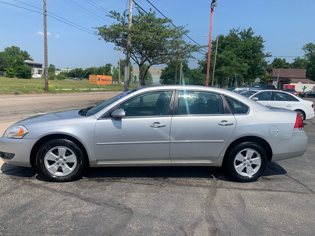 2011 Chevrolet Impala Image 3