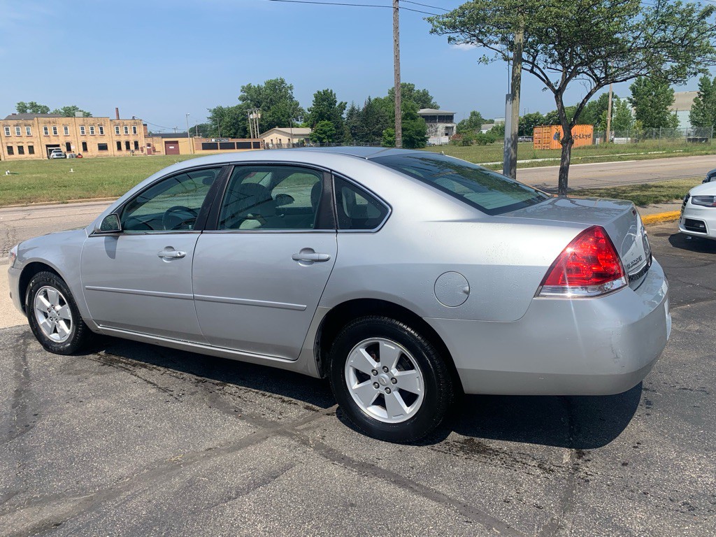 2011 Chevrolet Impala Image 4