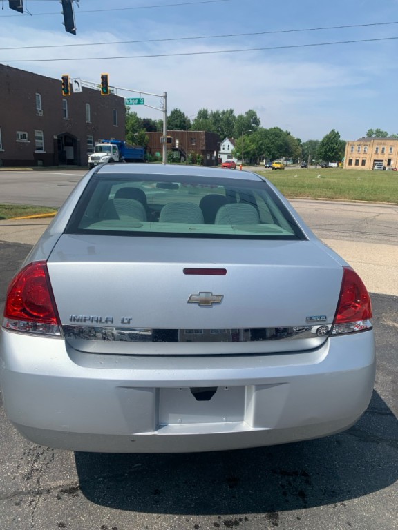 2011 Chevrolet Impala Image 5