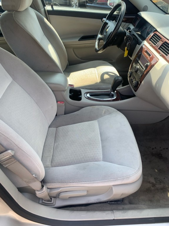 2011 Chevrolet Impala Image 9