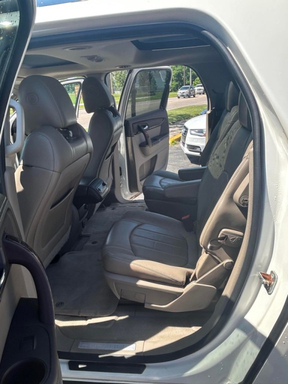2015 GMC Acadia Image 14