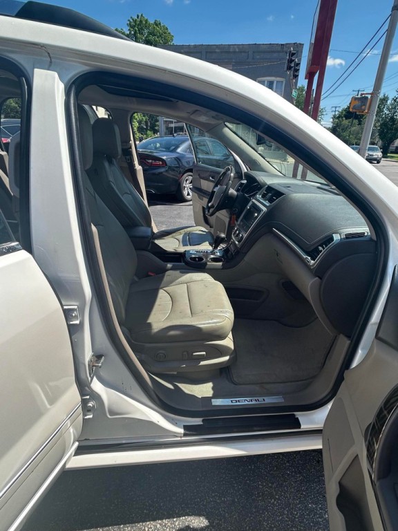 2015 GMC Acadia Image 17