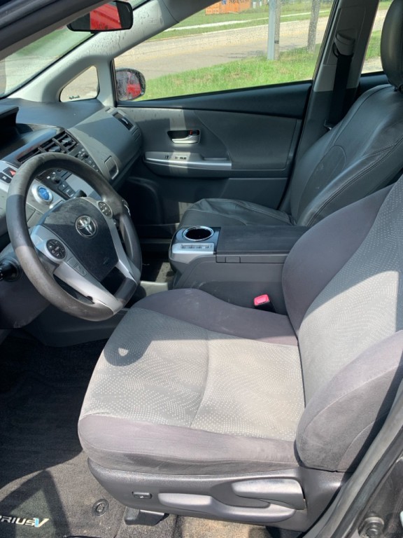 2012 Toyota Prius Image 13