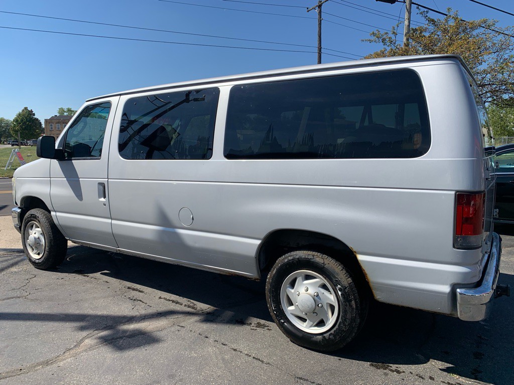 2008 Ford Econoline Image 4