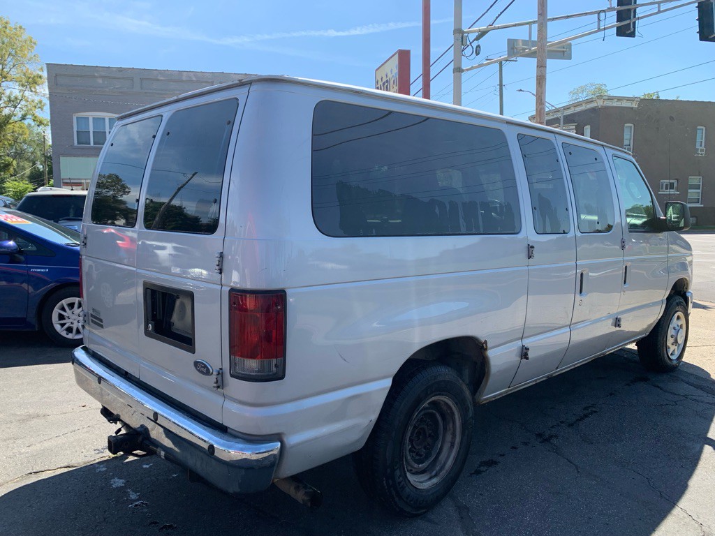 2008 Ford Econoline Image 6