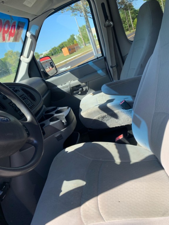 2008 Ford Econoline Image 13