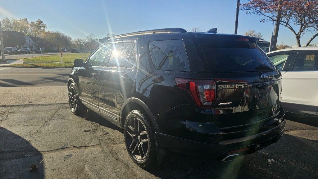 2016 Ford Explorer Image 3