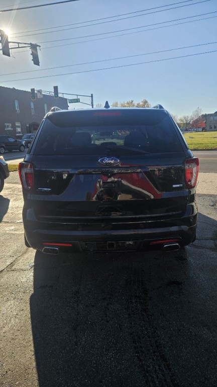 2016 Ford Explorer Image 9