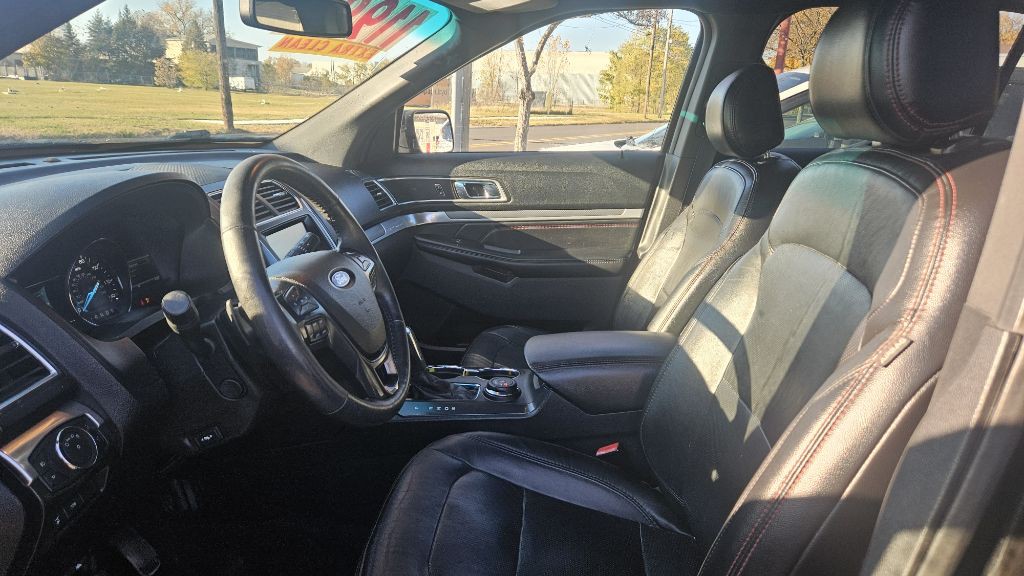 2016 Ford Explorer Image 14