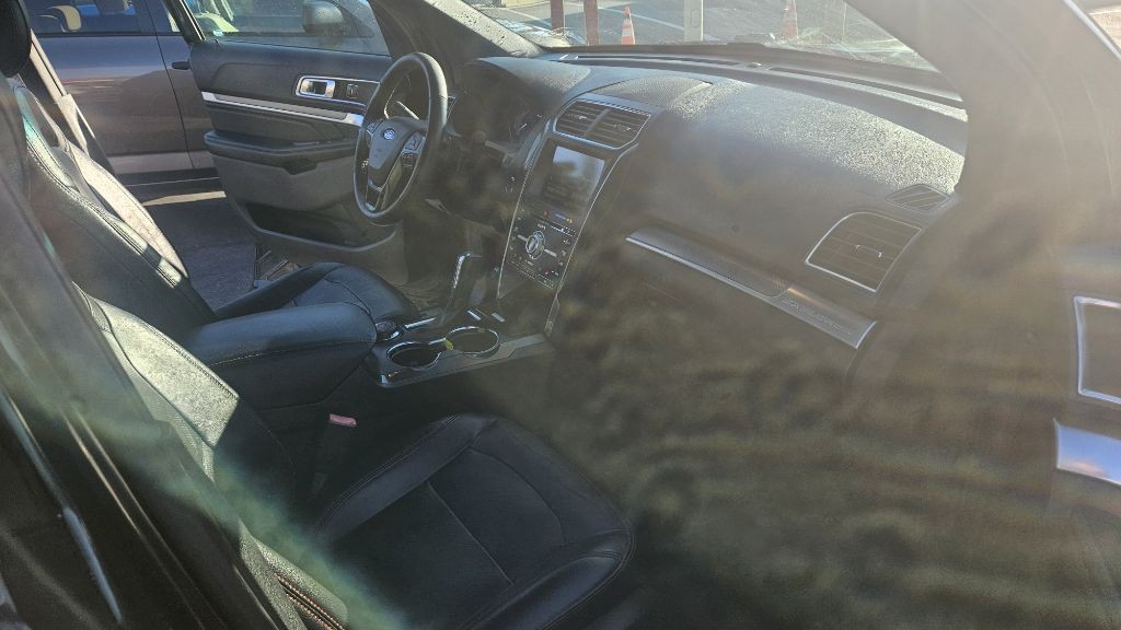 2016 Ford Explorer Image 19