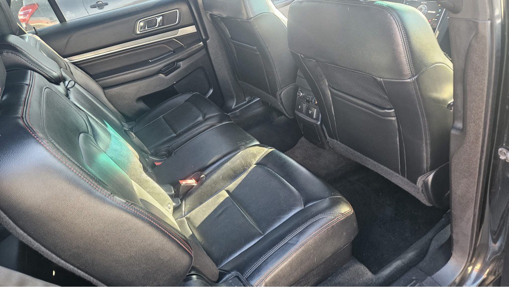 2016 Ford Explorer Image 28