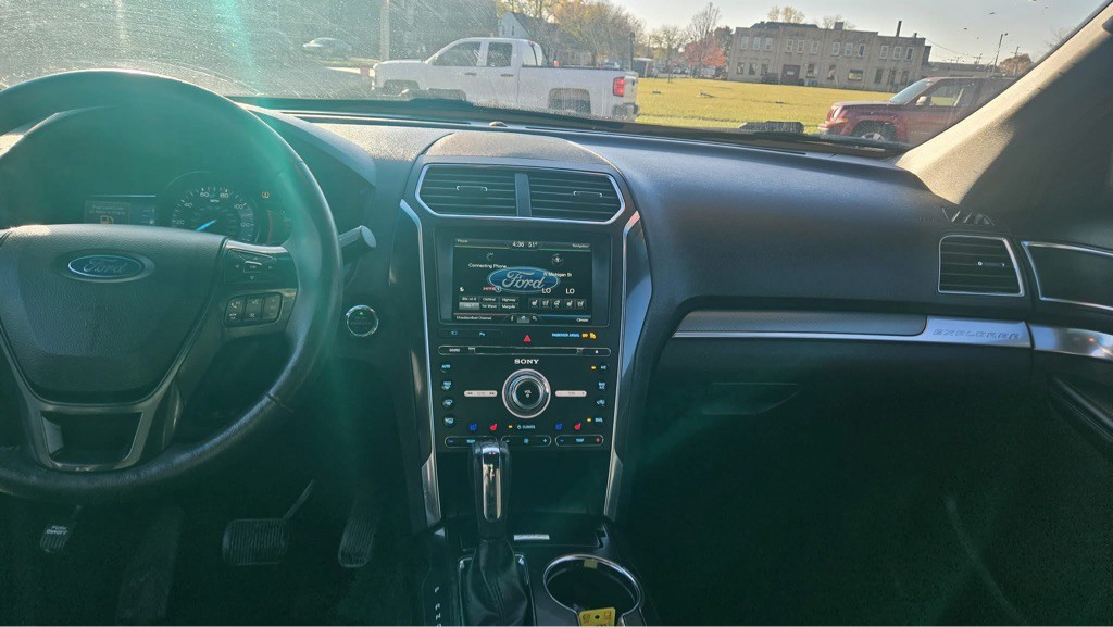 2016 Ford Explorer Image 30