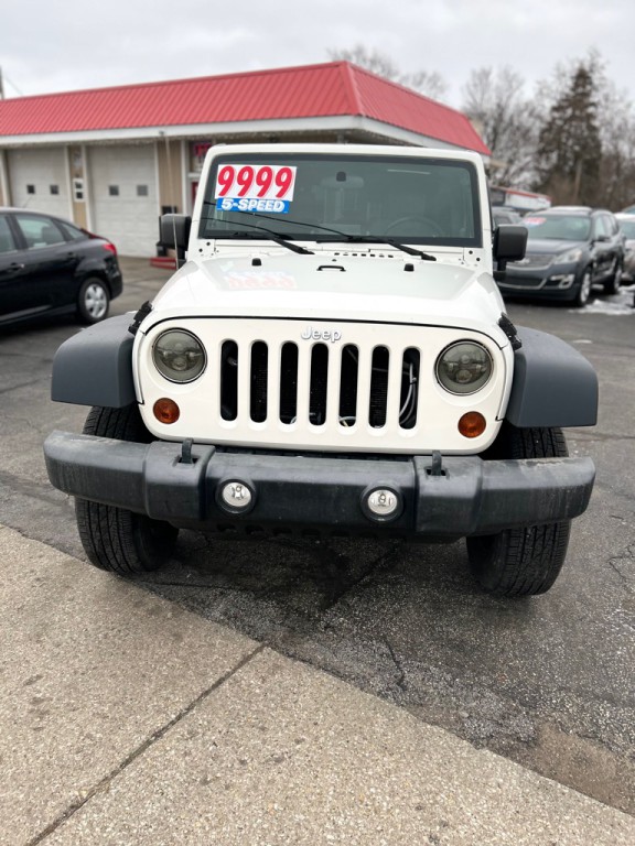 2010 Jeep Wrangler Unlimited Image 2