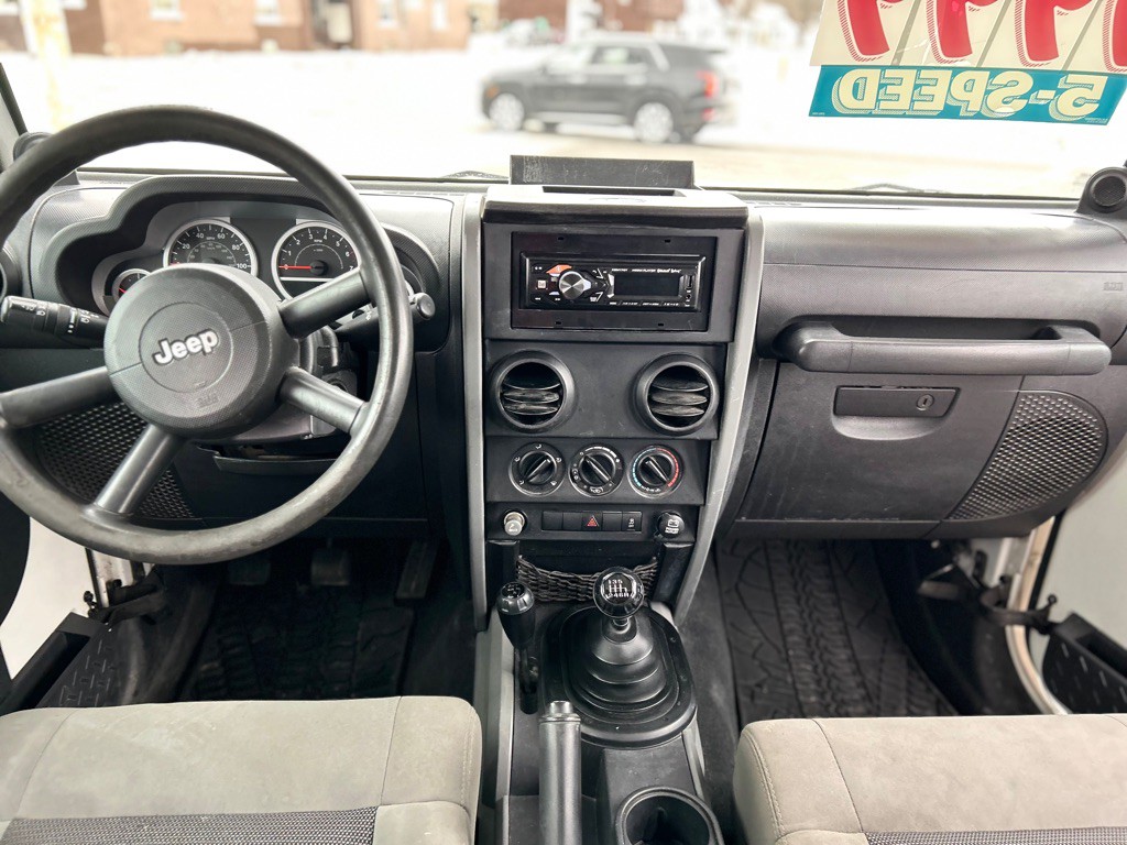 2010 Jeep Wrangler Unlimited Image 14