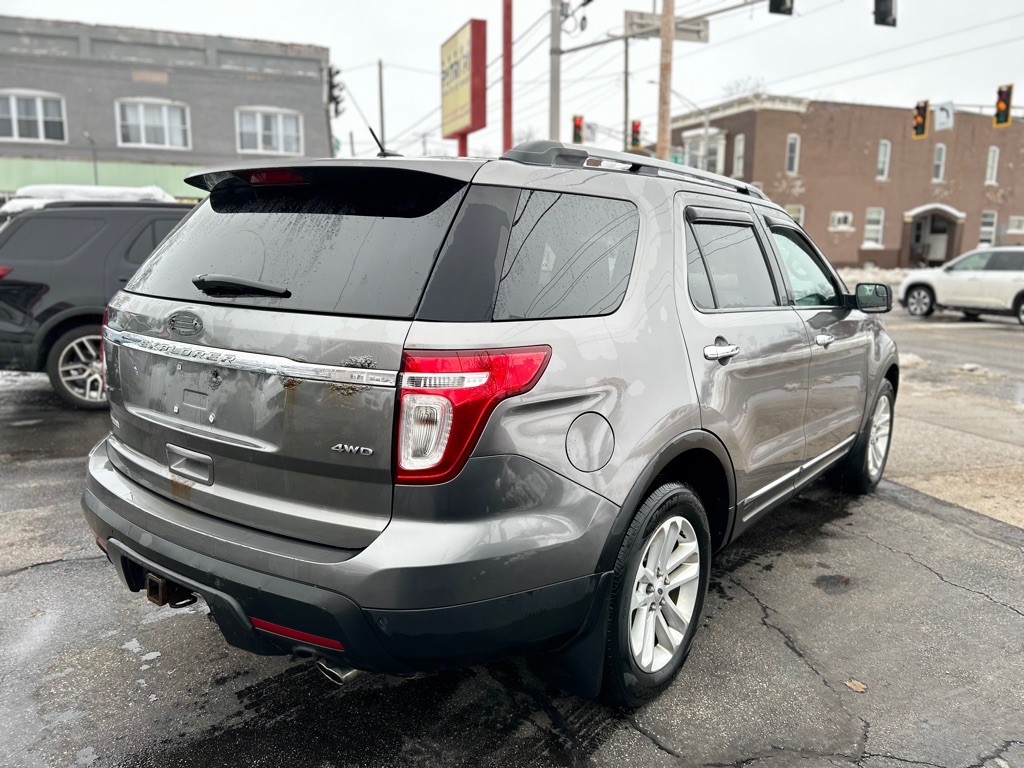 2012 Ford Explorer Image 7