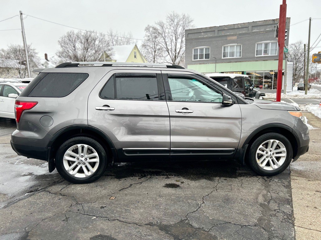 2012 Ford Explorer Image 8