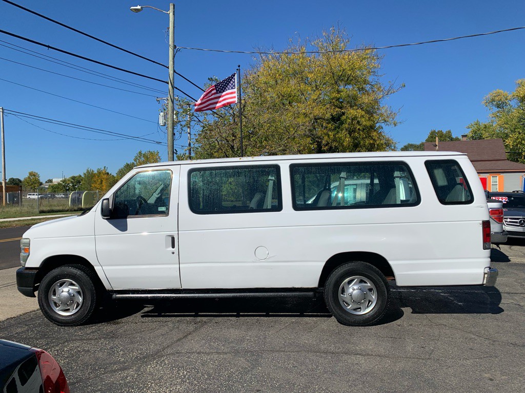 2010 Ford Econoline Image 3
