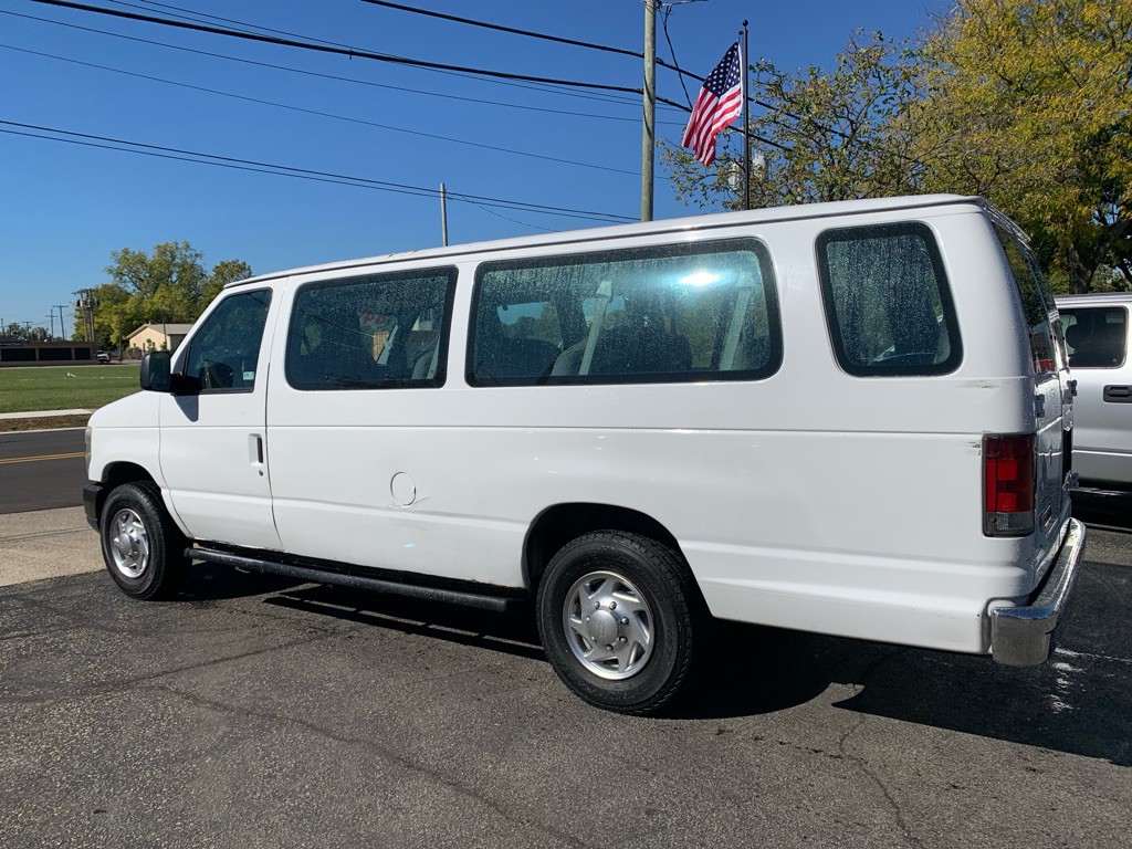 2010 Ford Econoline Image 4