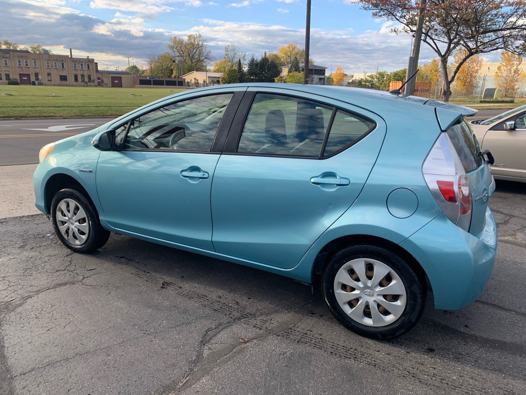 2012 Toyota Prius Image 4