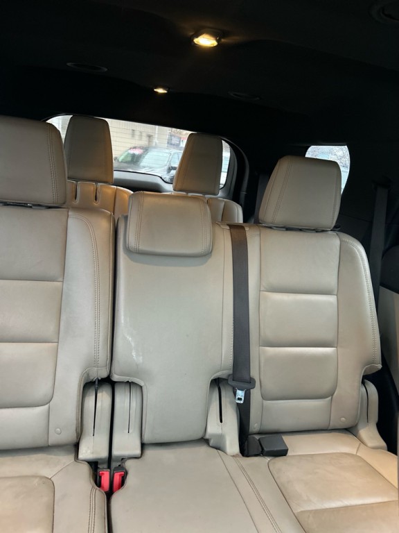 2013 Ford Explorer Image 11