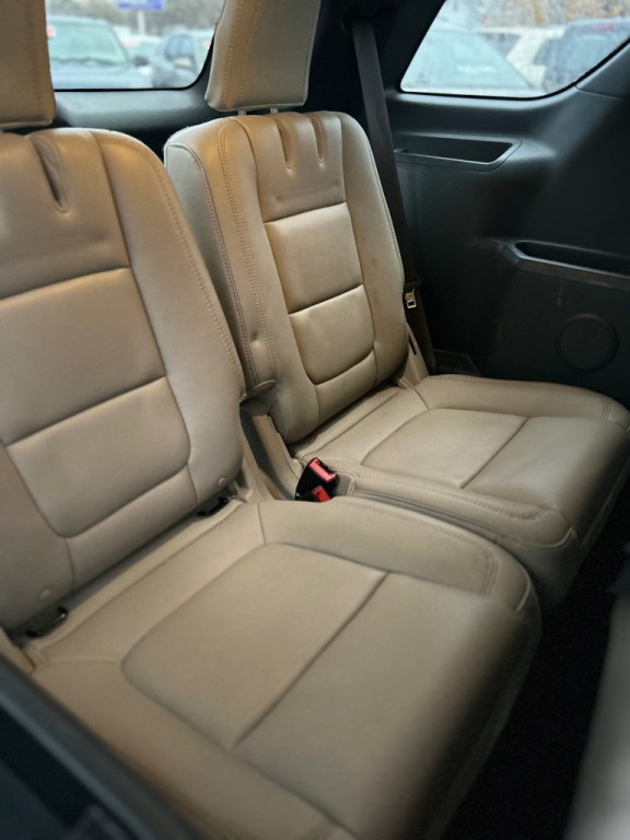 2013 Ford Explorer Image 13